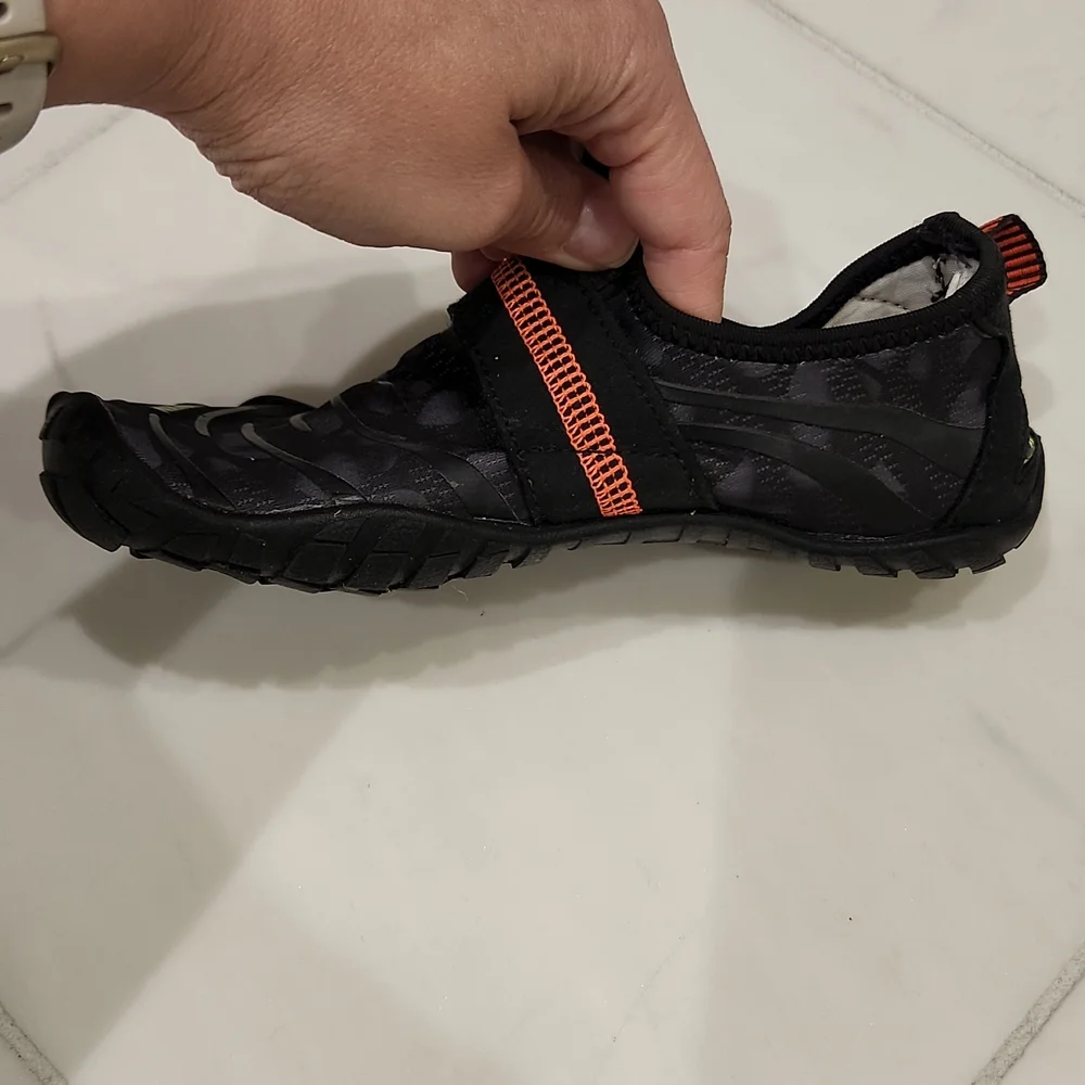 KUBUA water shoes for kids, size 31 EU/13 US